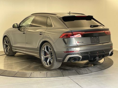 New 2025 Audi RS Q8 performance image 3