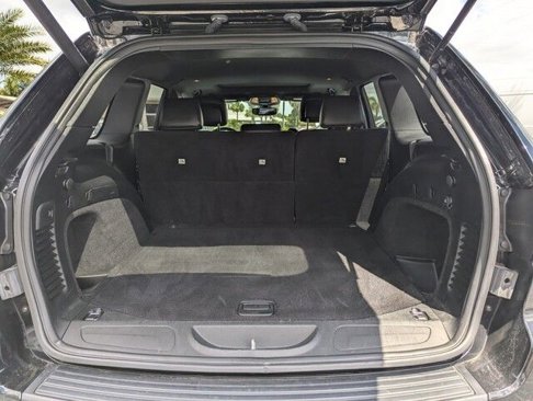 Used 2019 Jeep Grand Cherokee Altitude image 28