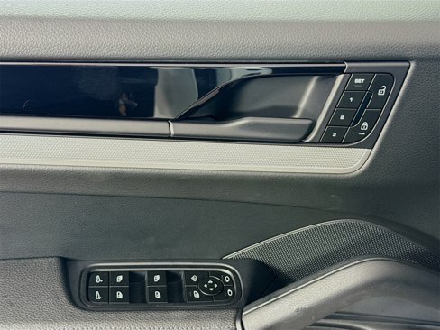 Used 2024 Porsche Cayenne S image 14