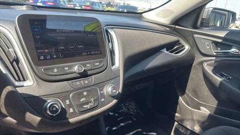 Used 2020 Chevrolet Malibu LS image 17
