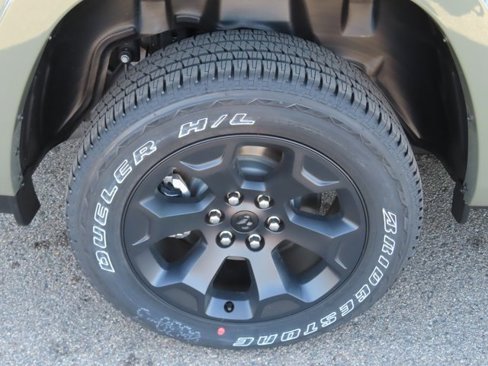 New 2026 RAM 1500 4x4 Crew Cab image 15
