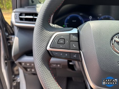 Used 2025 Toyota Sienna XSE image 22