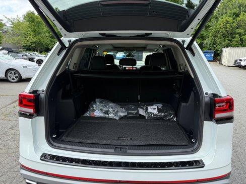 New 2025 Volkswagen Atlas Peak Edition SE image 15