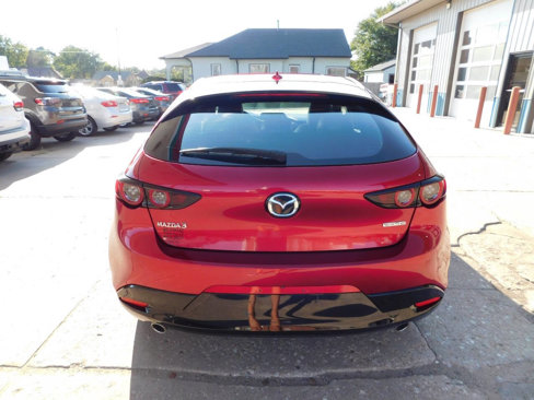 Used 2019 MAZDA MAZDA3 Hatchback w/ Preferred Package image 6