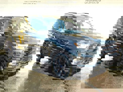 Used 2018 Ford Escape SE image 4