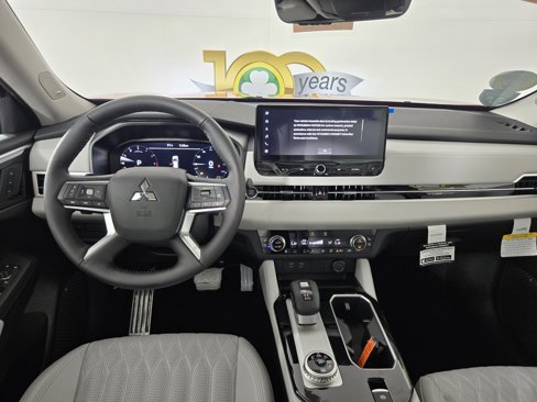 New 2025 Mitsubishi Outlander SEL image 13