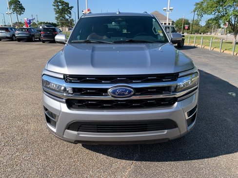 Used 2024 Ford Expedition Limited image 3