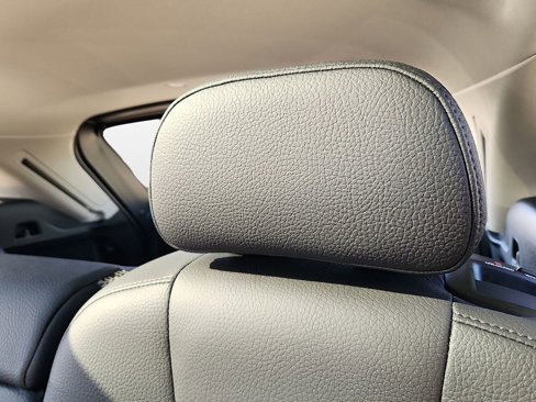 Certified 2025 Volvo XC60 B5 Plus w/ Climate Package image 23