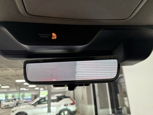 Used 2025 INFINITI QX80 Sensory image 17