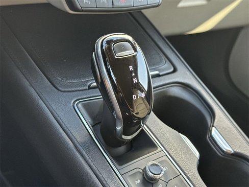 Used 2022 Cadillac XT4 Premium Luxury w/ Enhanced Visibility Package image 12