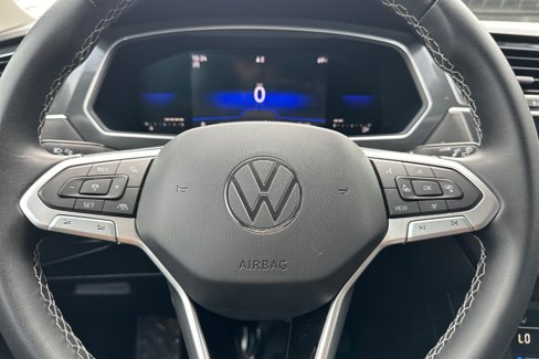 Used 2022 Volkswagen Tiguan SE image 25