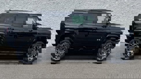 New 2026 GMC Hummer EV SUV image 2