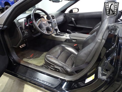 Used 2005 Chevrolet Corvette Convertible w/ Preferred Equipment Group image 21