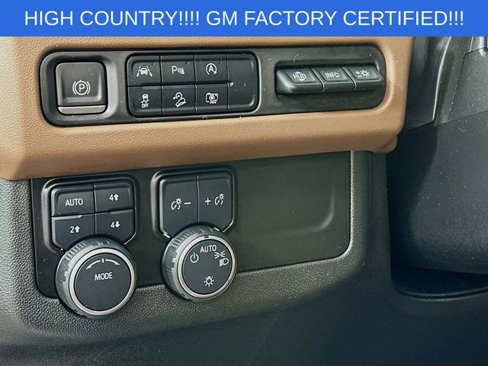 Used 2023 Chevrolet Suburban High Country image 10