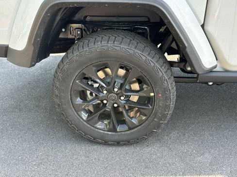 New 2025 Jeep Gladiator Sport image 17