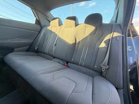 Used 2024 Hyundai Elantra SEL image 15