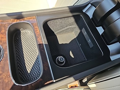 New 2024 Bentley Bentayga Extended Wheelbase image 25