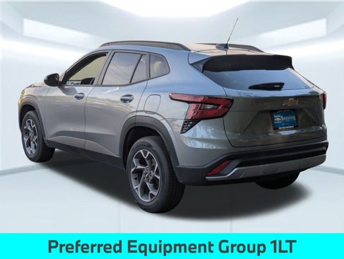 Used 2025 Chevrolet Trax LT image 4