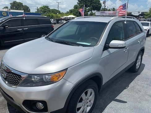 Used 2013 Kia Sorento LX w/ Convenience Pkg image 11