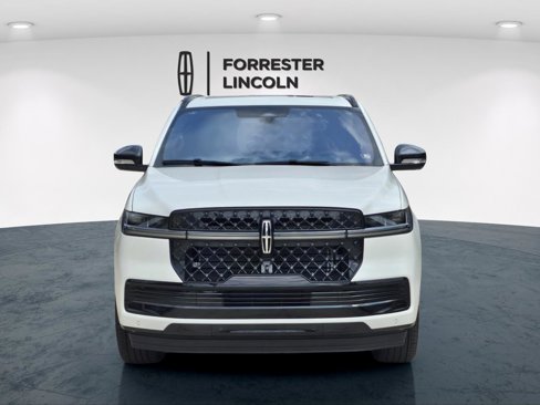 New 2025 Lincoln Navigator Reserve image 8