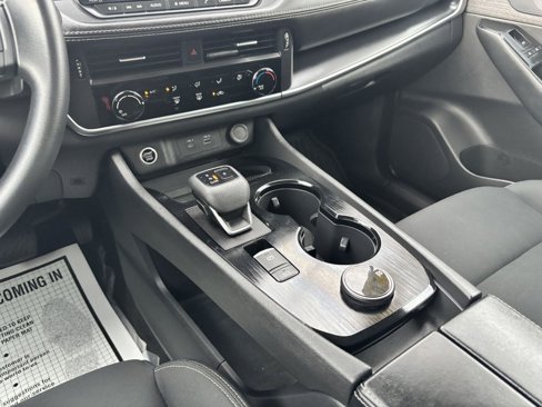 Used 2023 Nissan Rogue S image 19