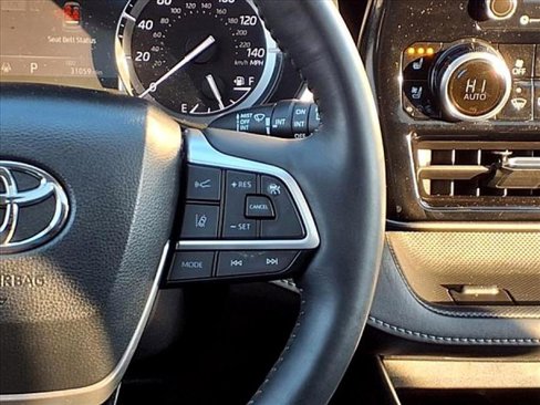 Used 2022 Toyota Highlander Limited image 26