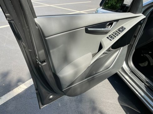 Used 2024 Kia Niro EX Touring image 12