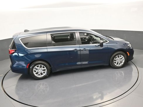 New 2025 Chrysler Pacifica Select image 46