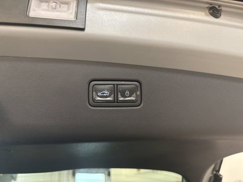 Used 2025 Genesis GV70 2.5T image 25