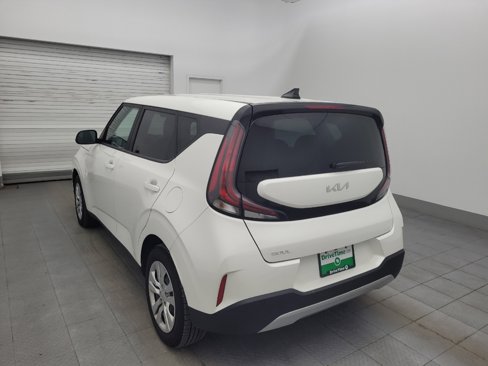 Used 2023 Kia Soul LX image 5