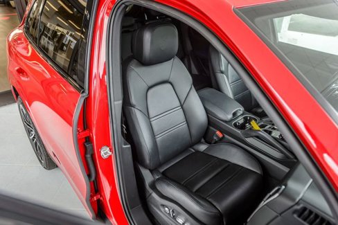 Used 2021 Porsche Cayenne image 24
