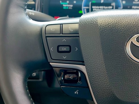 Used 2025 Toyota Camry XSE image 36