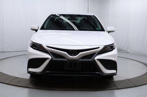 Used 2024 Toyota Camry SE image 3