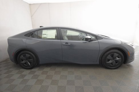 New 2026 Toyota Prius LE image 4