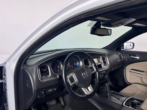 Used 2014 Dodge Charger SE w/ Connectivity Group image 23
