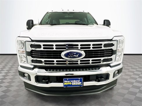 New 2026 Ford F350 XLT image 2