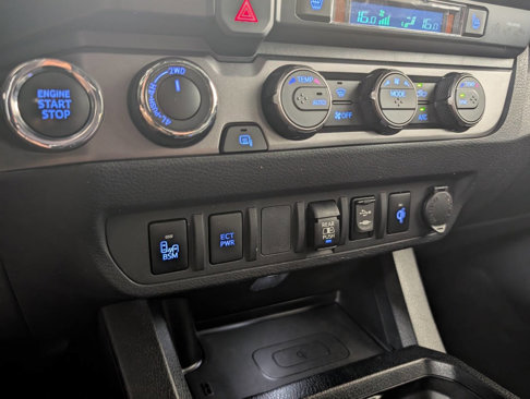 Used 2019 Toyota Tacoma TRD Sport image 10