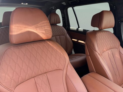 New 2026 BMW X7 M60i image 26