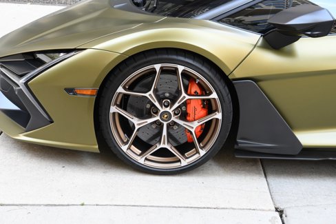 Used 2025 Lamborghini Revuelto image 26
