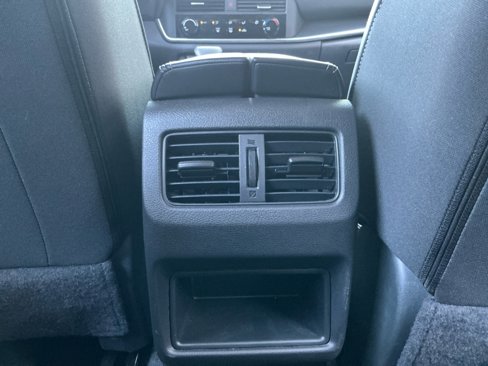 Used 2023 Nissan Rogue S image 32