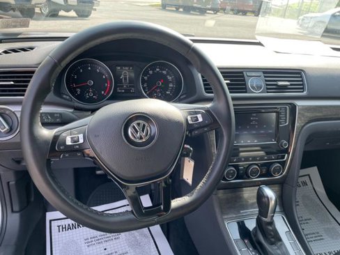 Used 2016 Volkswagen Passat 1.8T SE w/ Lighting Package (P06) image 19
