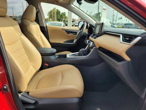 Certified 2021 Toyota RAV4 XLE Premium image 20