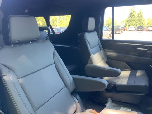 New 2026 Chevrolet Suburban Z71 w/ Comfort Package image 14