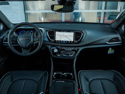 New 2026 Chrysler Pacifica Limited image 15