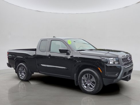 Used 2025 Nissan Frontier SV image 10