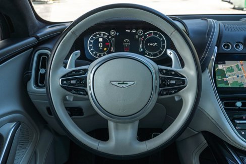 Used 2021 Aston Martin DBX image 16