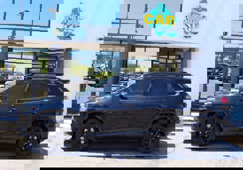 Used 2020 Jeep Cherokee Latitude Plus image 8