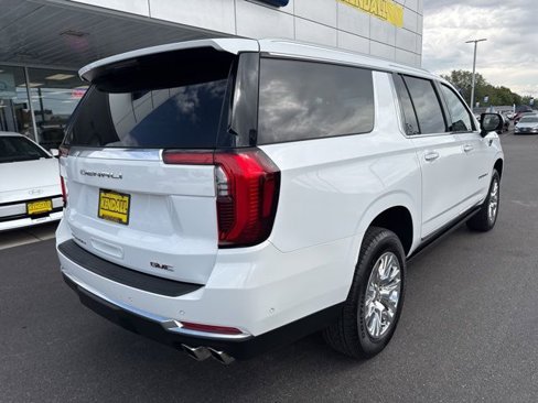 Used 2025 GMC Yukon XL Denali image 9