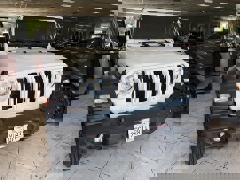Used 2019 Jeep Wrangler Unlimited Sport image 2