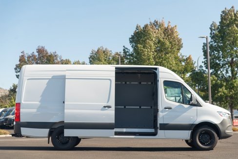 Used 2025 Mercedes-Benz Sprinter 2500 image 7